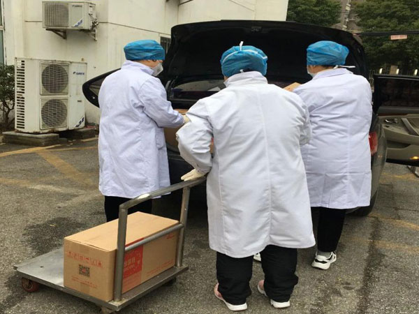 暖人心！扬子江食品向一线医护人员捐赠食品